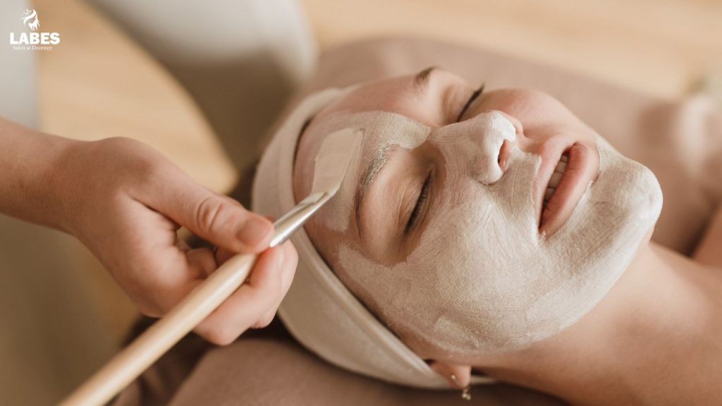 bleach services by Labes Women Salon
